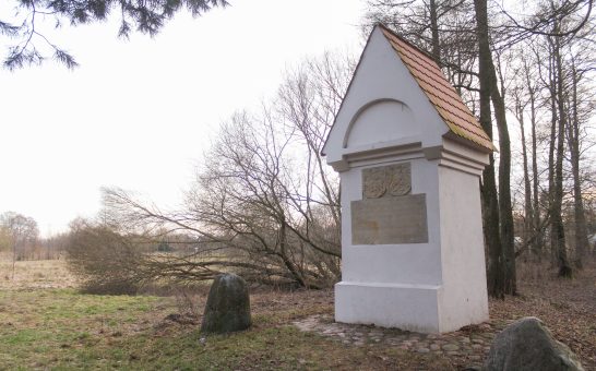 Słup graniczny w Boguszach wyznaczający granicę trzech państw
